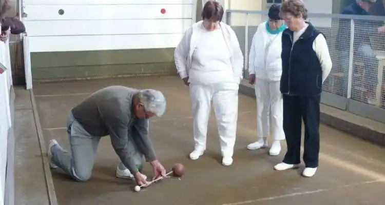 Comienzan encuentros deportivos para abuelos