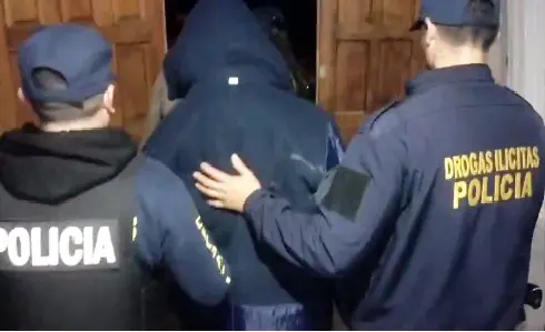 Un hombre sigue preso y fue liberada una mujer