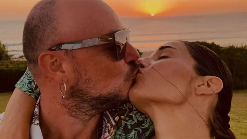 Juana Viale se besó con alguien que no es su novio