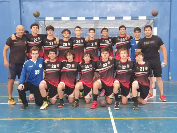 Un triunfo y una derrota para Defensa en Mendoza