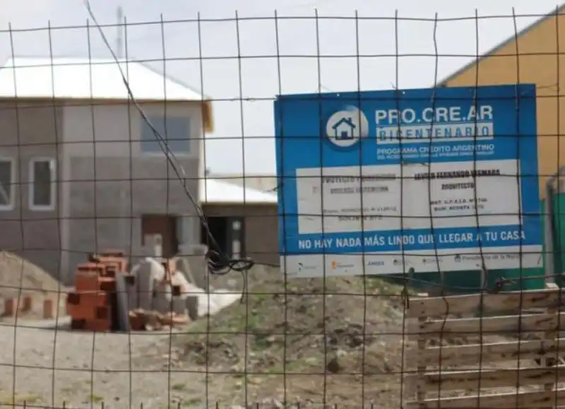 Por parálisis en Procrear, solicitan audiencia en ANSES y Banco Hipotecario