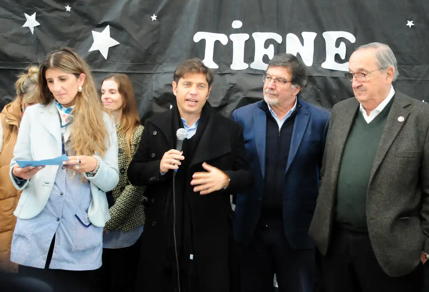 "La educación no debería tener banderas políticas", dijo Kicillof en Tandil