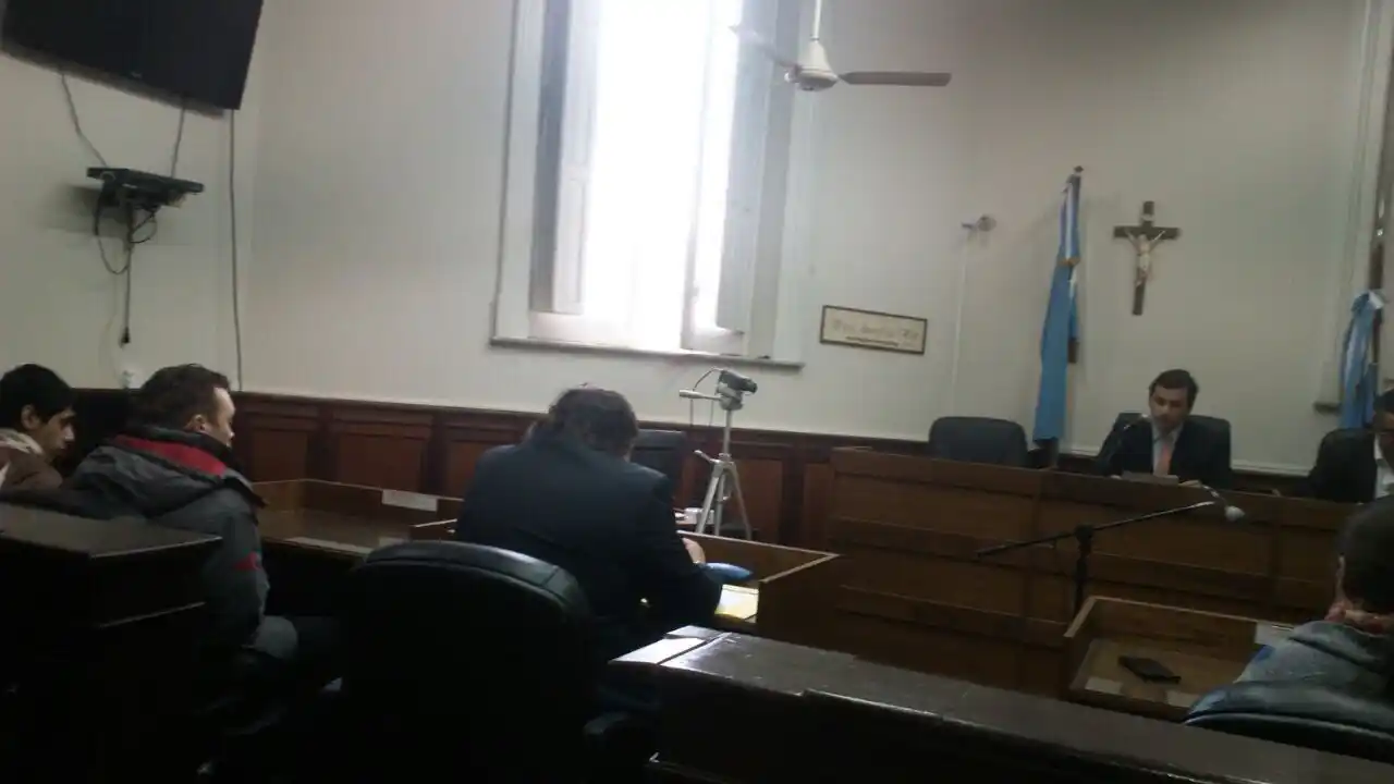 Asalto al Eco Torre: 5 años y 6 meses de prisión para los dos imputados