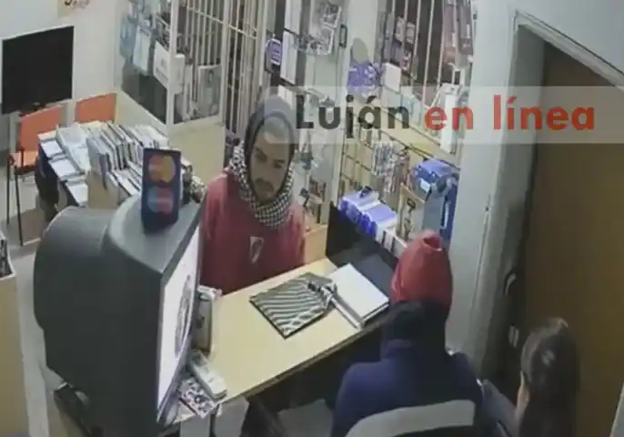 Video: Así asaltaron un negocio de videojuegos en Luján