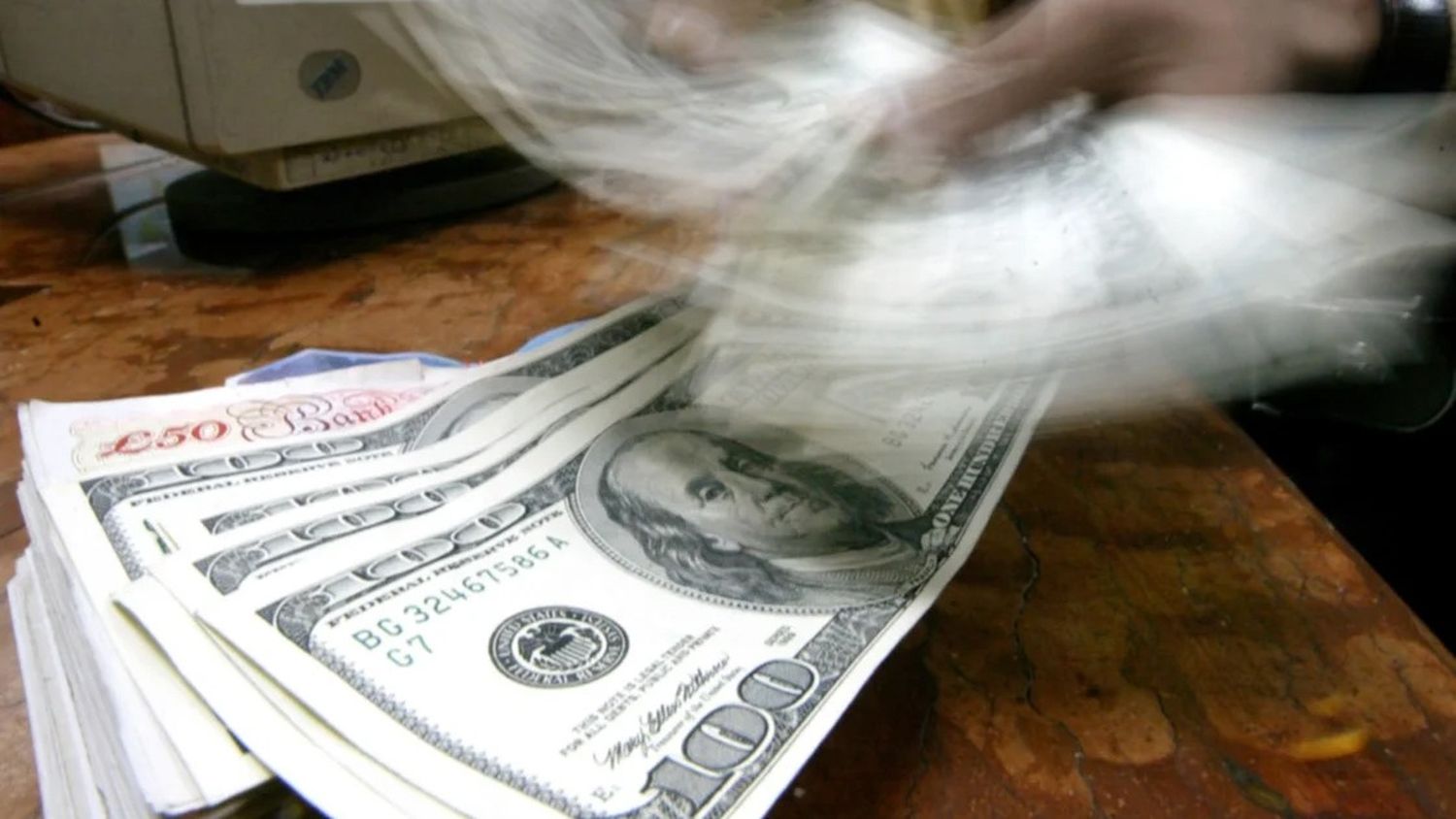 Dólar en Necochea: a cuánto cerraron este martes su cotización el oficial y el blue