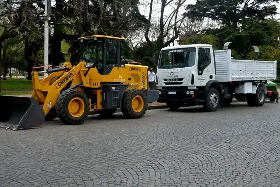 El Municipio presentó nueva maquinaria para la Dirección de Espacios Verdes