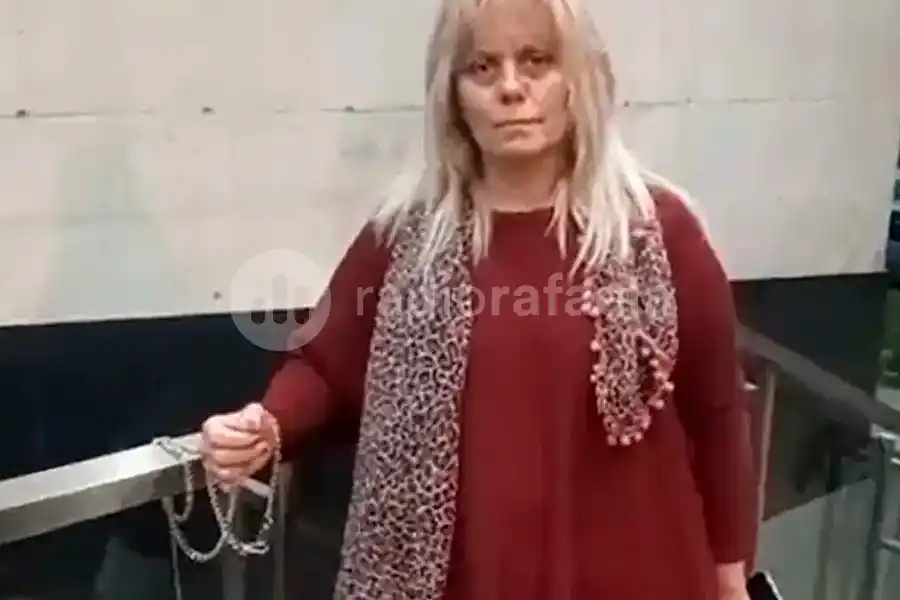 Una fiscal de Cañada de Gómez se encadenó en tribunales por una investigación en su contra