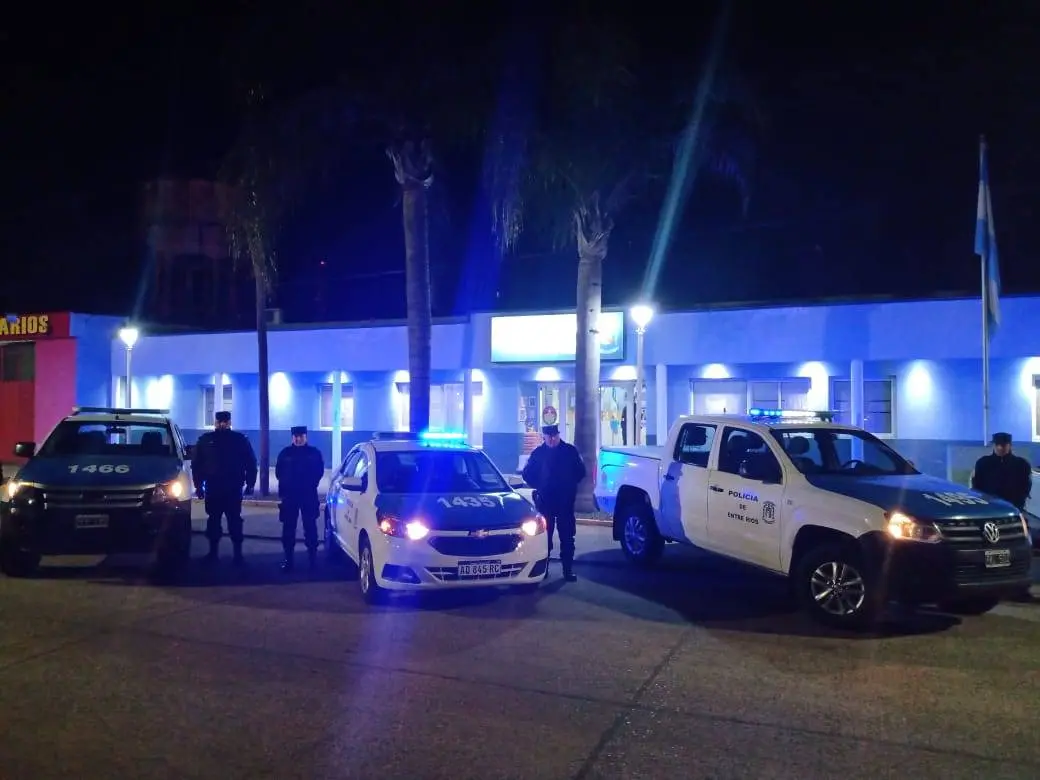 Fiestas y reuniones sociales en San Salvador: tras casos positivos de Coronavirus realizó un abordaje policial
