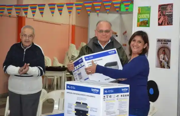 Santo Tomé: el Centro de Jubilados recibió equipamiento informático
