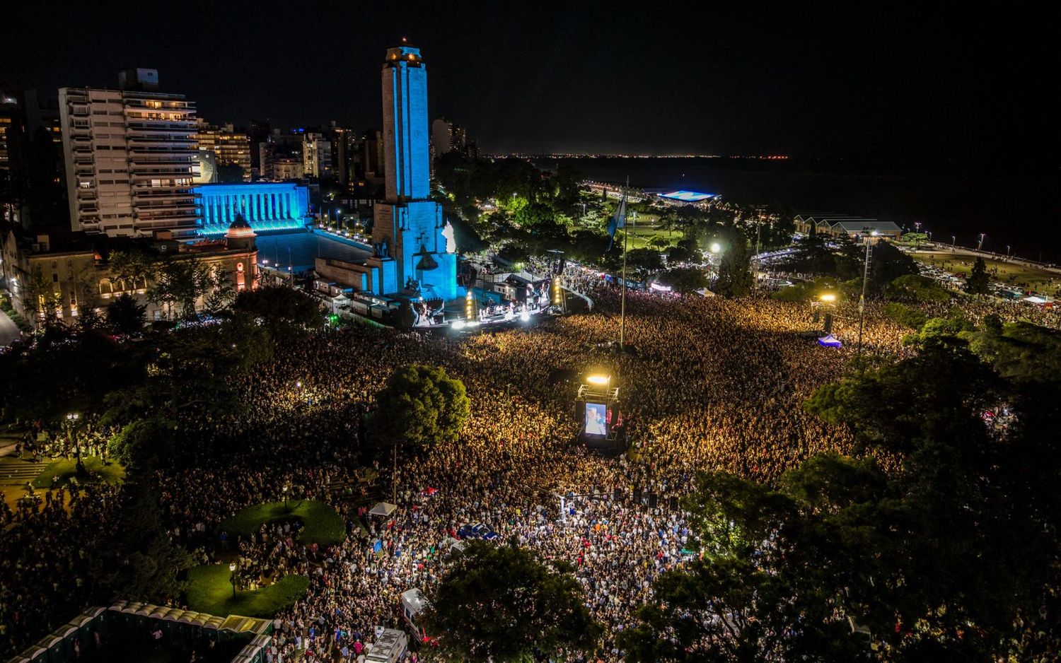 El megarecital de Fito Páez en Rosario “marca un camino hacia adelante para la ciudad”, destacó Puccini
