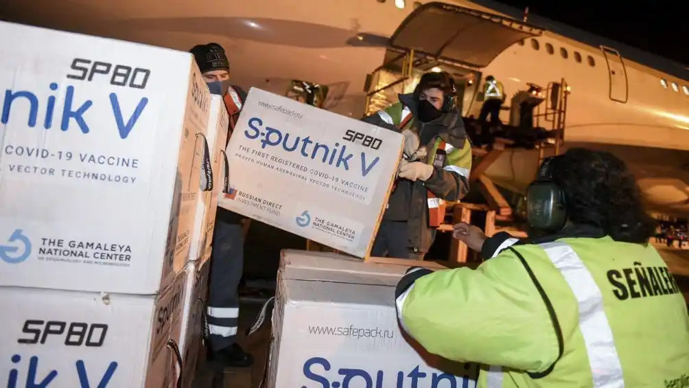 Continúan las dudas sobre el faltante de dosis del segundo componente de la vacuna Sputnik V