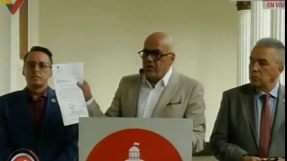 ES OFICIAL: Jorge Rodríguez muestra la invitación a Nicolás Maduro para juramentarlo el 10Ene (+Video)