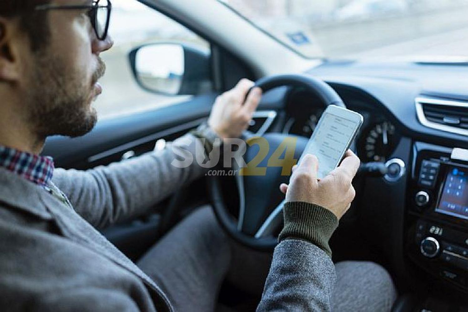 En Venado Tuerto crece el uso del teléfono celular mientras se maneja