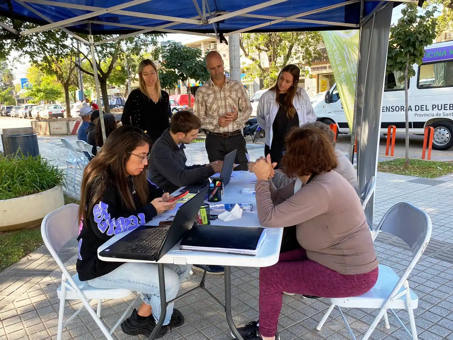 Los vecinos se acercaron a plasmar reclamos y recibir asistencia jurídica.