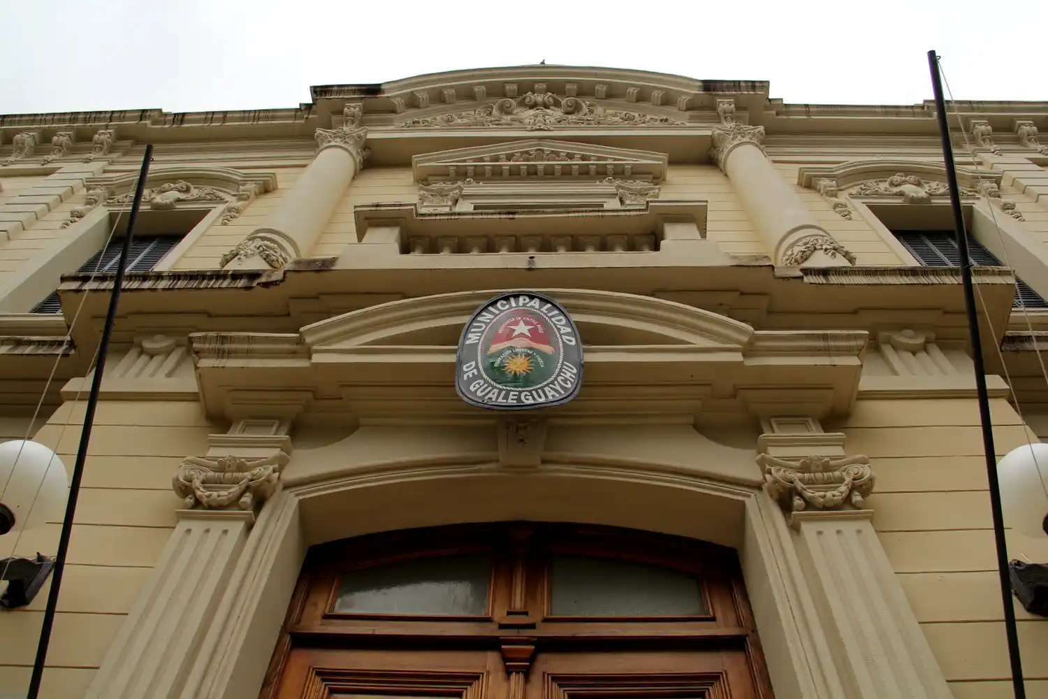 ¿Por qué la política de Gualeguaychú no se recorta los sueldos?