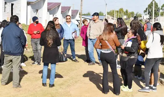 Continúa el programa de relocalización de familias  que viven en zonas inundables de Concordia