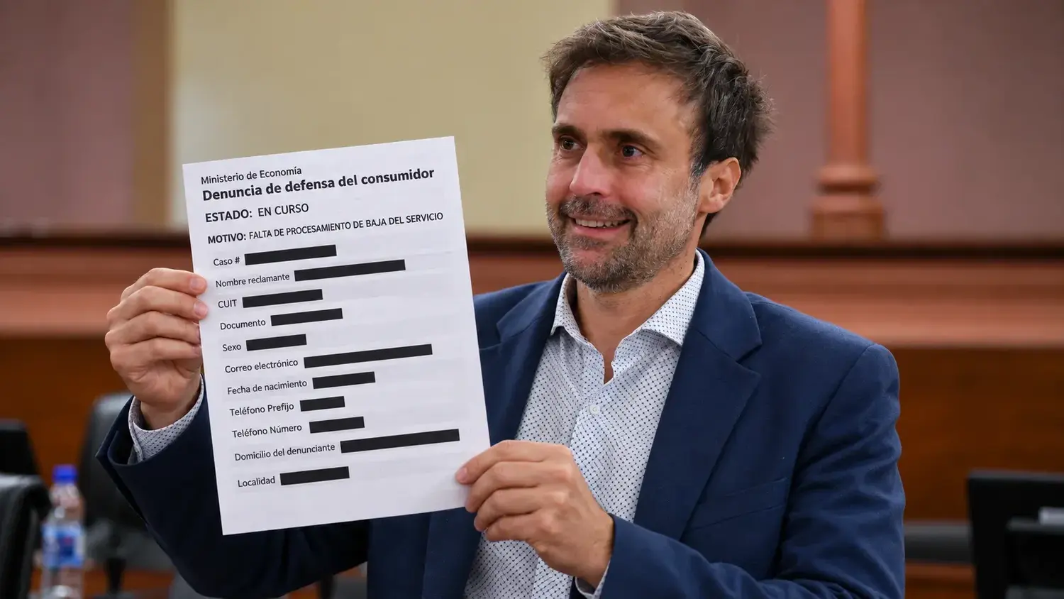 Endeudados y bajo presión: impulsan límites a las cobranzas extrajudiciales
