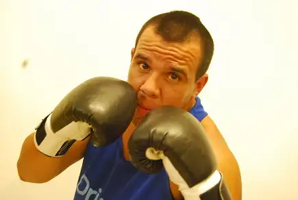 "El Oso" Esteban López perdió el invicto en Luján