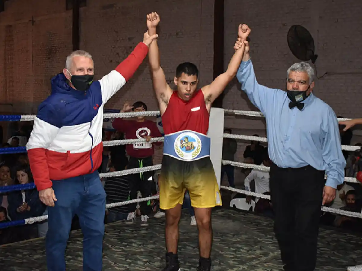  Agüero ganó y obtuvo el cinturón Ambapa