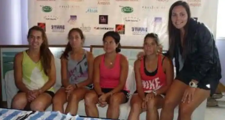 Clínica de Las Leonas en el Náutico