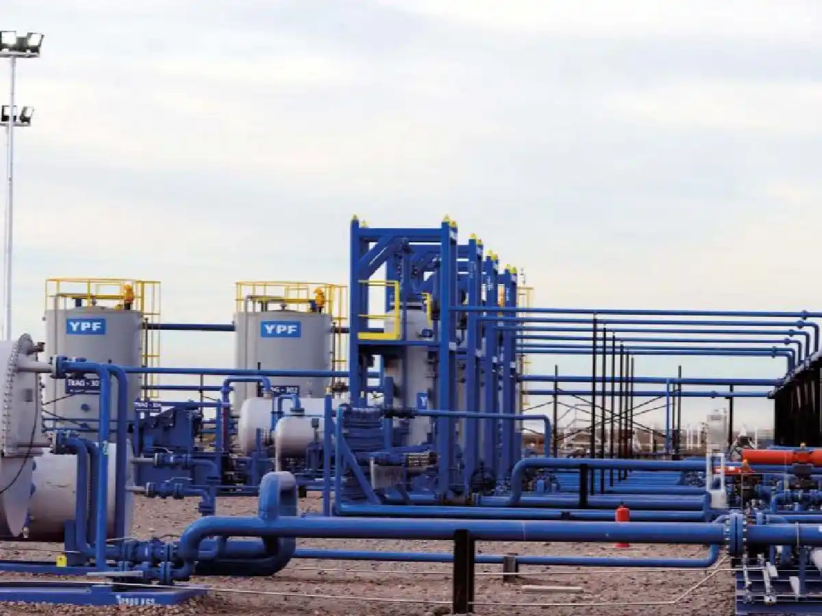 Petroleras amenazan con dejar de invertir si se suspende la suba del gas en 24 cuotas