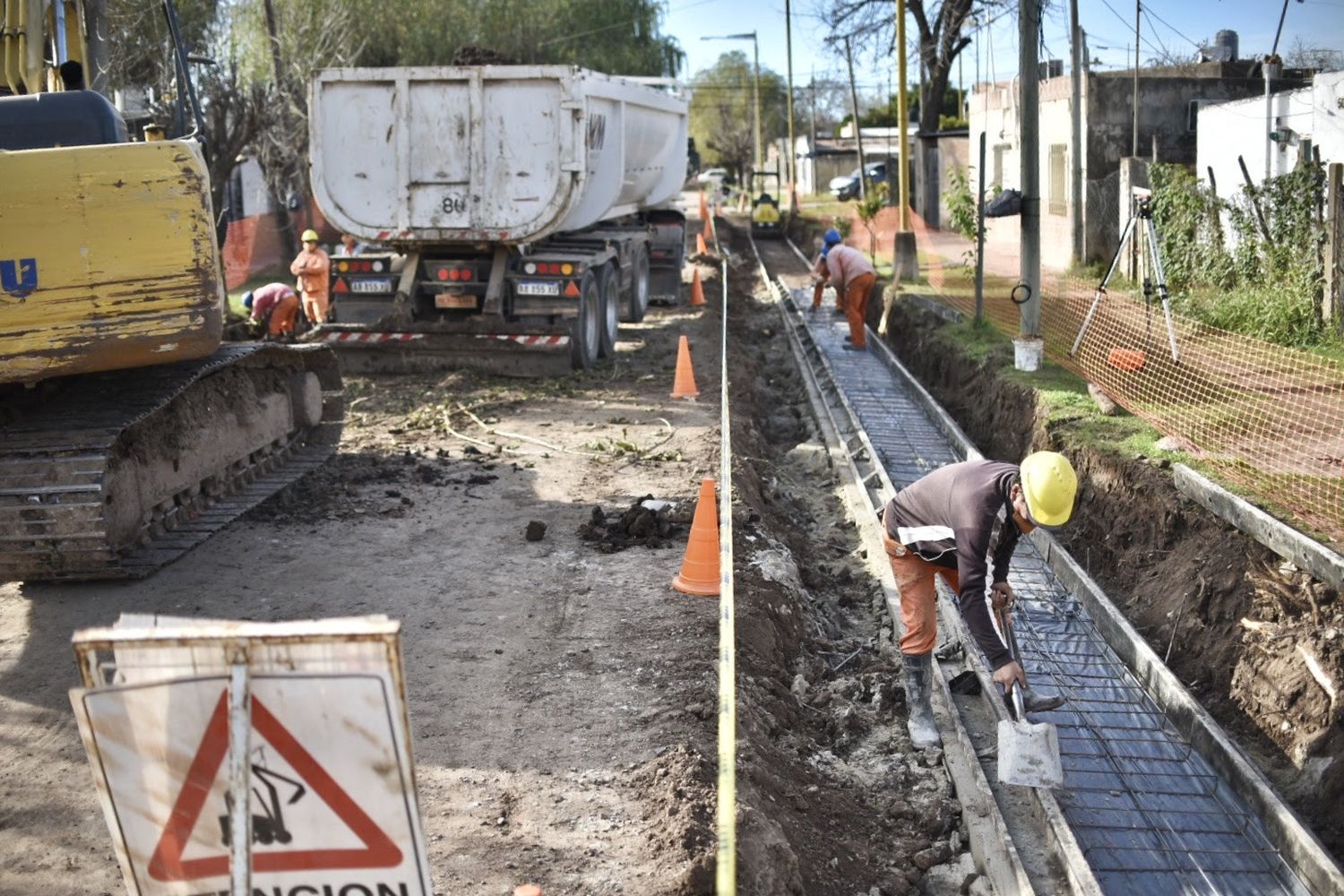 Jatón en barrio Cabal: “estas son obras que cambian la realidad de la gente”