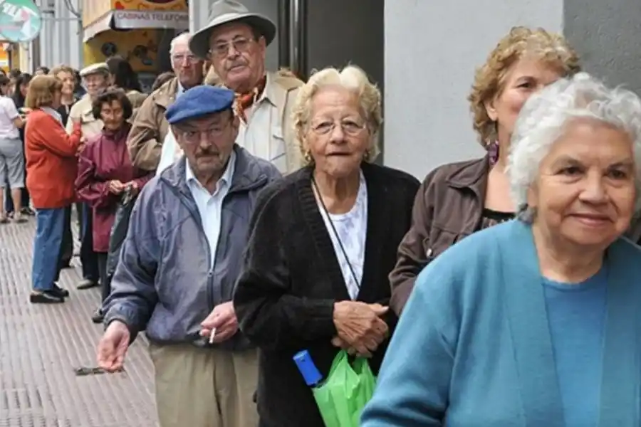 Canasta básica: los jubilados necesitan cerca de $700.000 para cubrir sus gastos mensuales