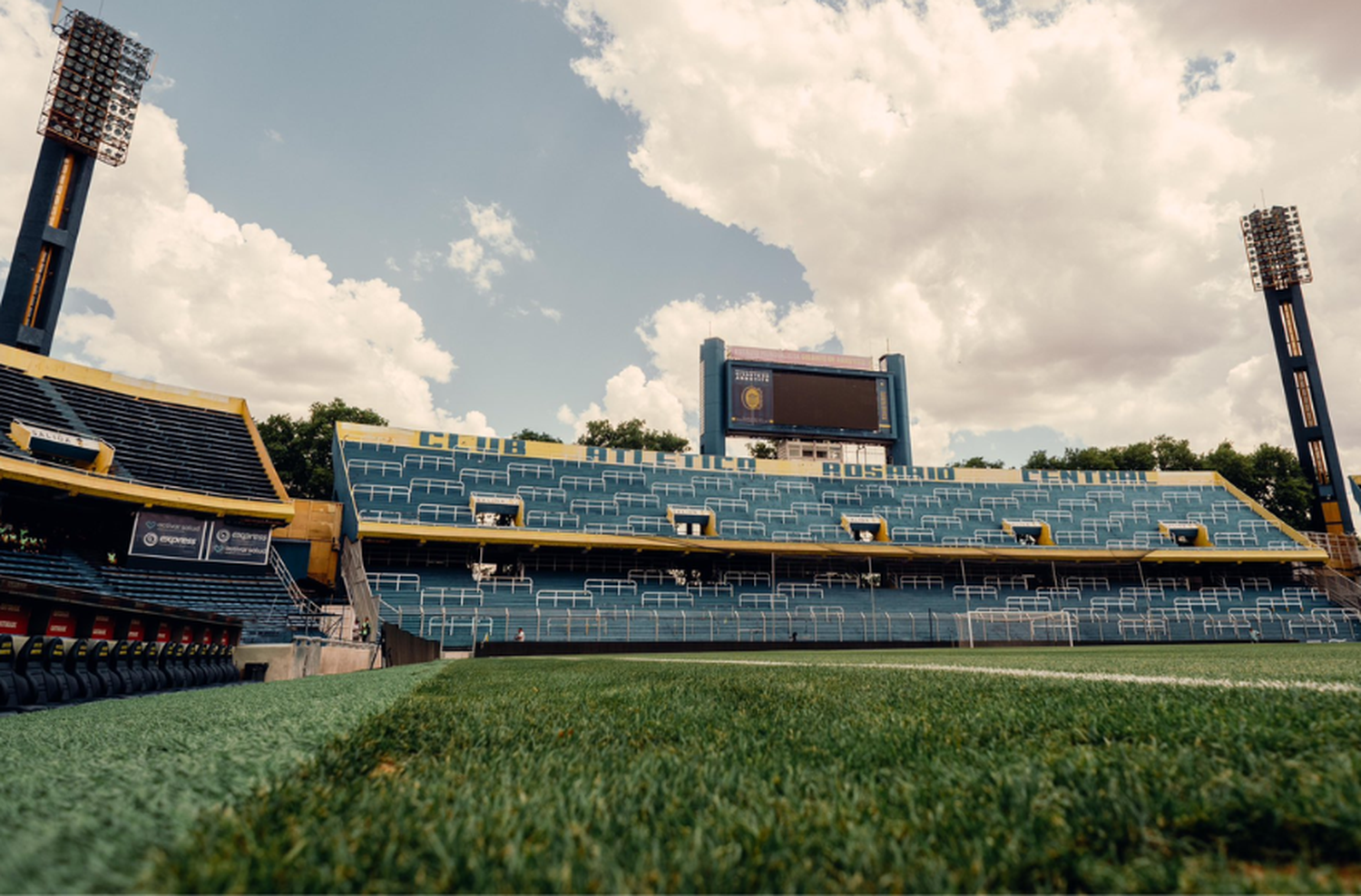 Un hincha de Central cayó desde cinco metros en el Gigante y está en grave estado