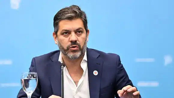 Carlos Bianco pidió una reunión con Diego Santilli para reclamar fondos y reactivar obras en la Provincia