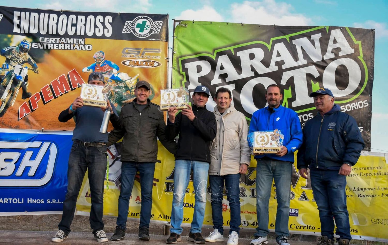 El Endurocross fue convocante en María Grande