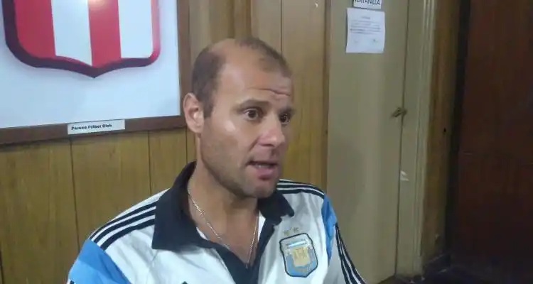 Con Mariano González a la cabeza y varios aspirantes, la Liga Sampedrina lanzó un curso de árbitros