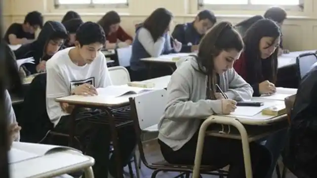 San Luis: aíslan un curso de secundaria por caso sospechoso