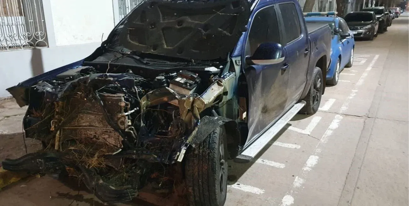 Estado en el que quedó la camioneta que conducía el deportista.