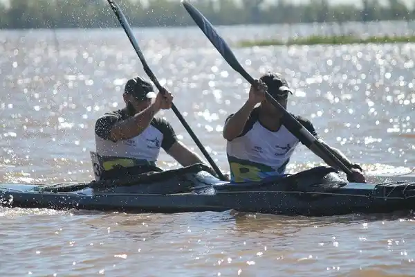 Destacada labor de Regatas en el Provincial del río Paraná