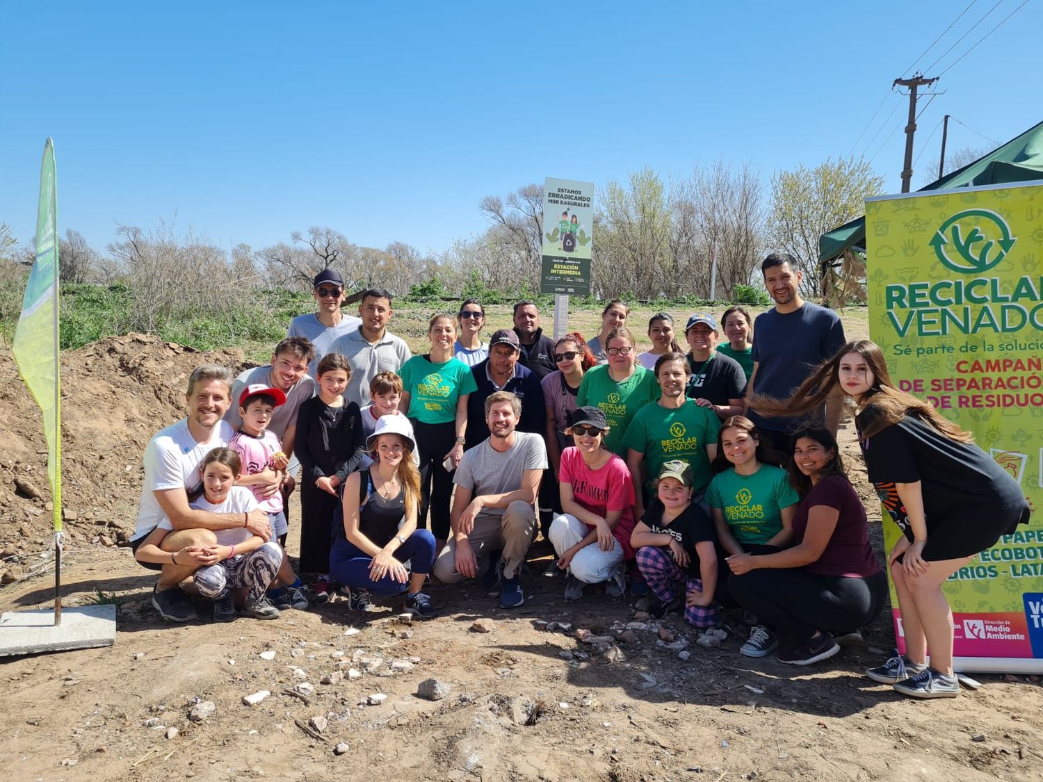 Vecinos y voluntarios limpiaron minibasurales en barrio Tiro Federal