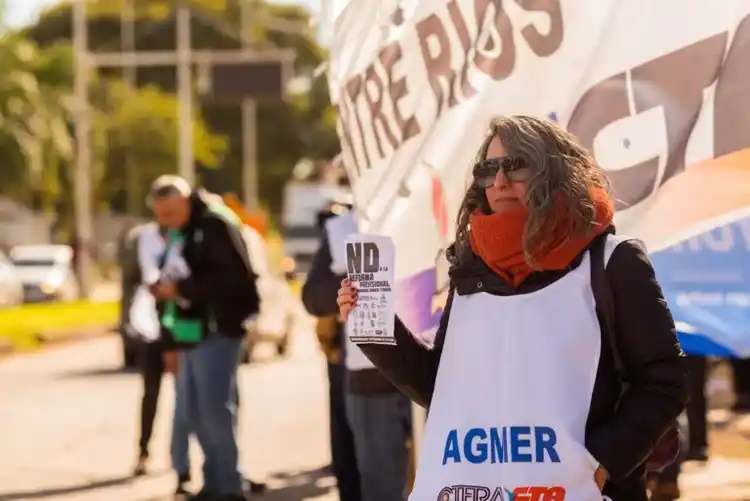 Agmer convocó a un nuevo paro docente con movilización en reclamo de mejoras salariales y contra la reforma previsional