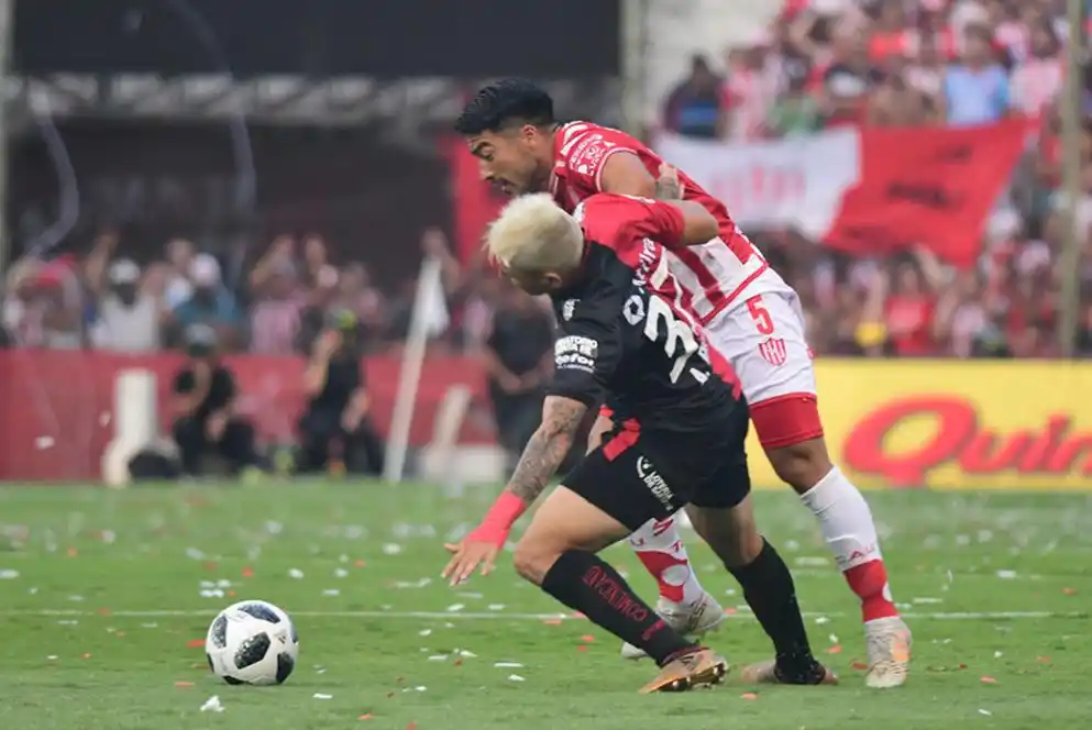 Unión y Colón no pudieron  sacarse ventaja en el clásico 