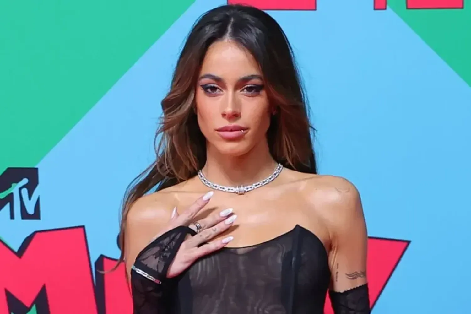 Tini Stoessel llegó a México y sufrió un incidente que la obligó a guardar reposo