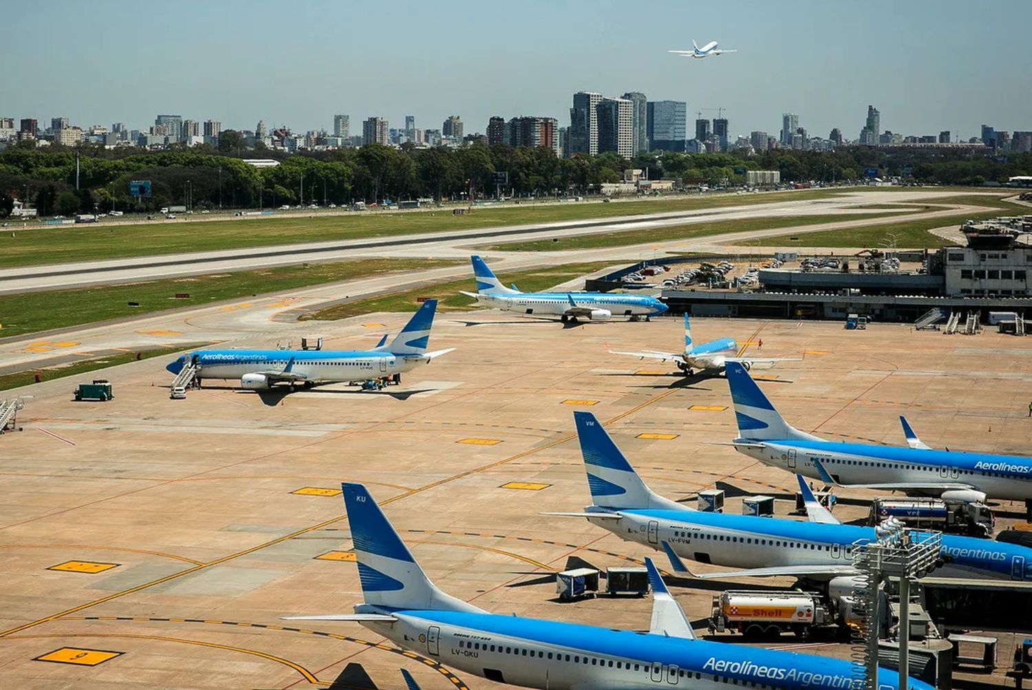 Una falla técnica provoca demoras en los vuelos de Aerolíneas Argentinas.