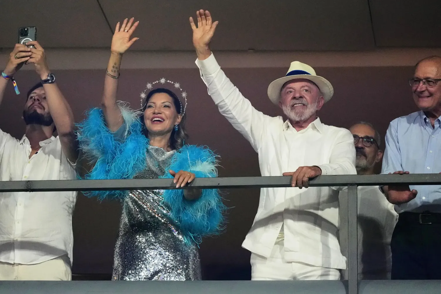 Lula y Lula, la primera dama, Rosângela da Silva, presemtes en el corsódromo