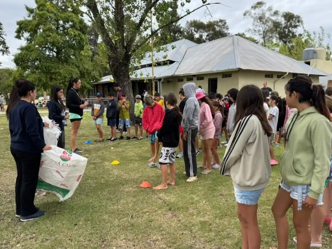 Promueven la separación de residuos y el cuidado ambiental en la Colonia Municipal