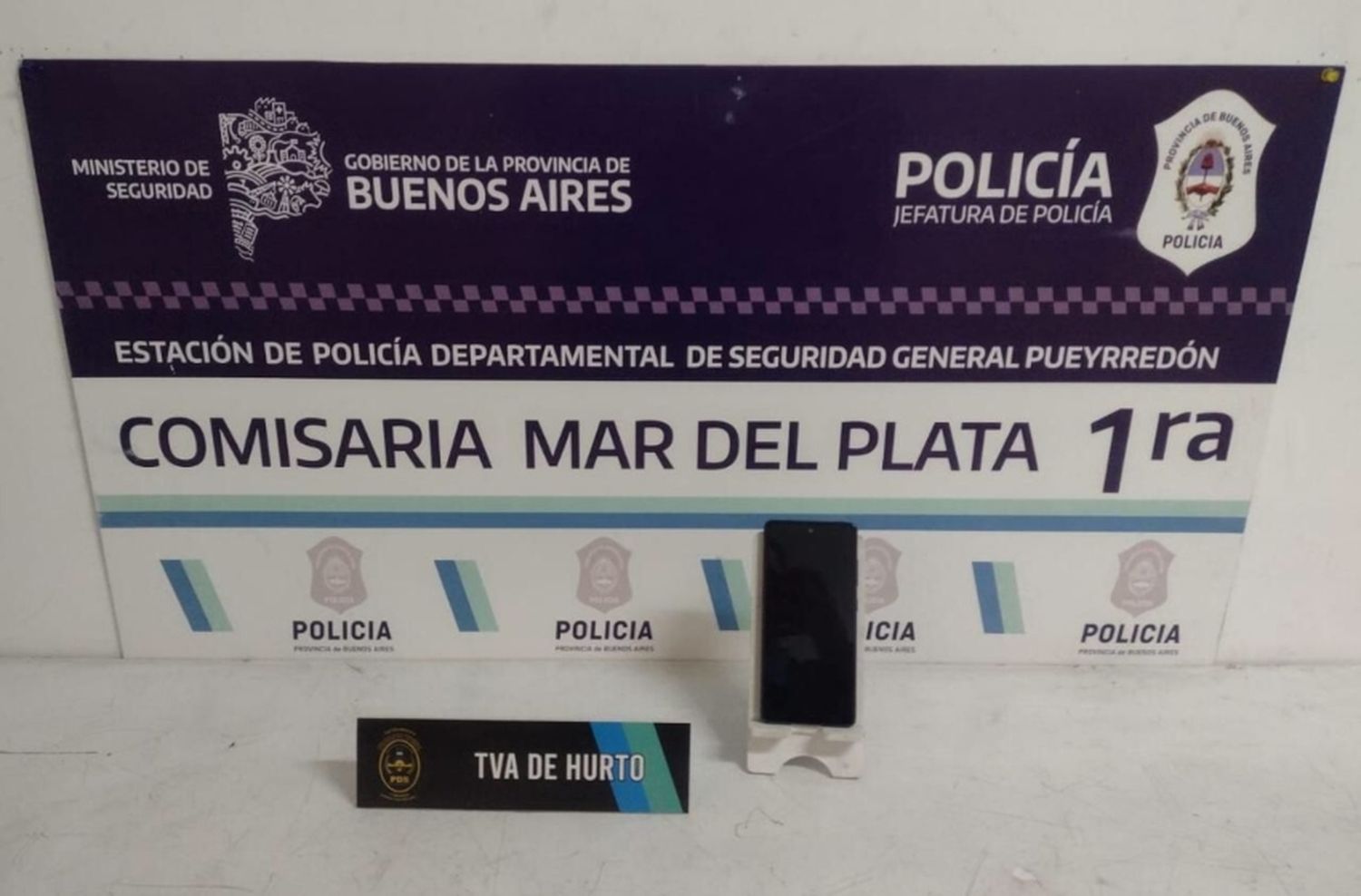 Intentó robar en una zapatería y la empleado logró retenerla