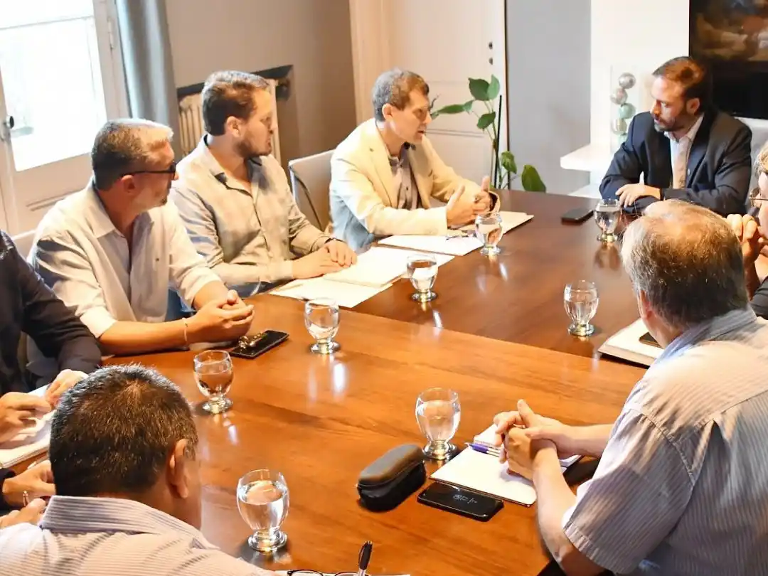 Reunión de trabajo para fortalecer la gestión del riesgo hídrico