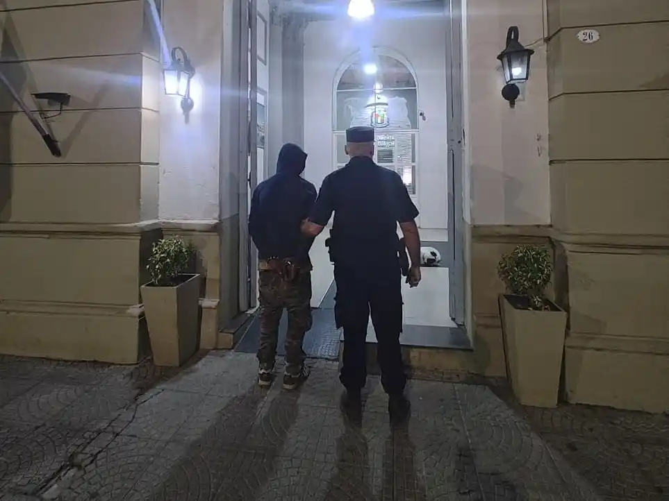 Detuvieron a un hombre por robar en un predio