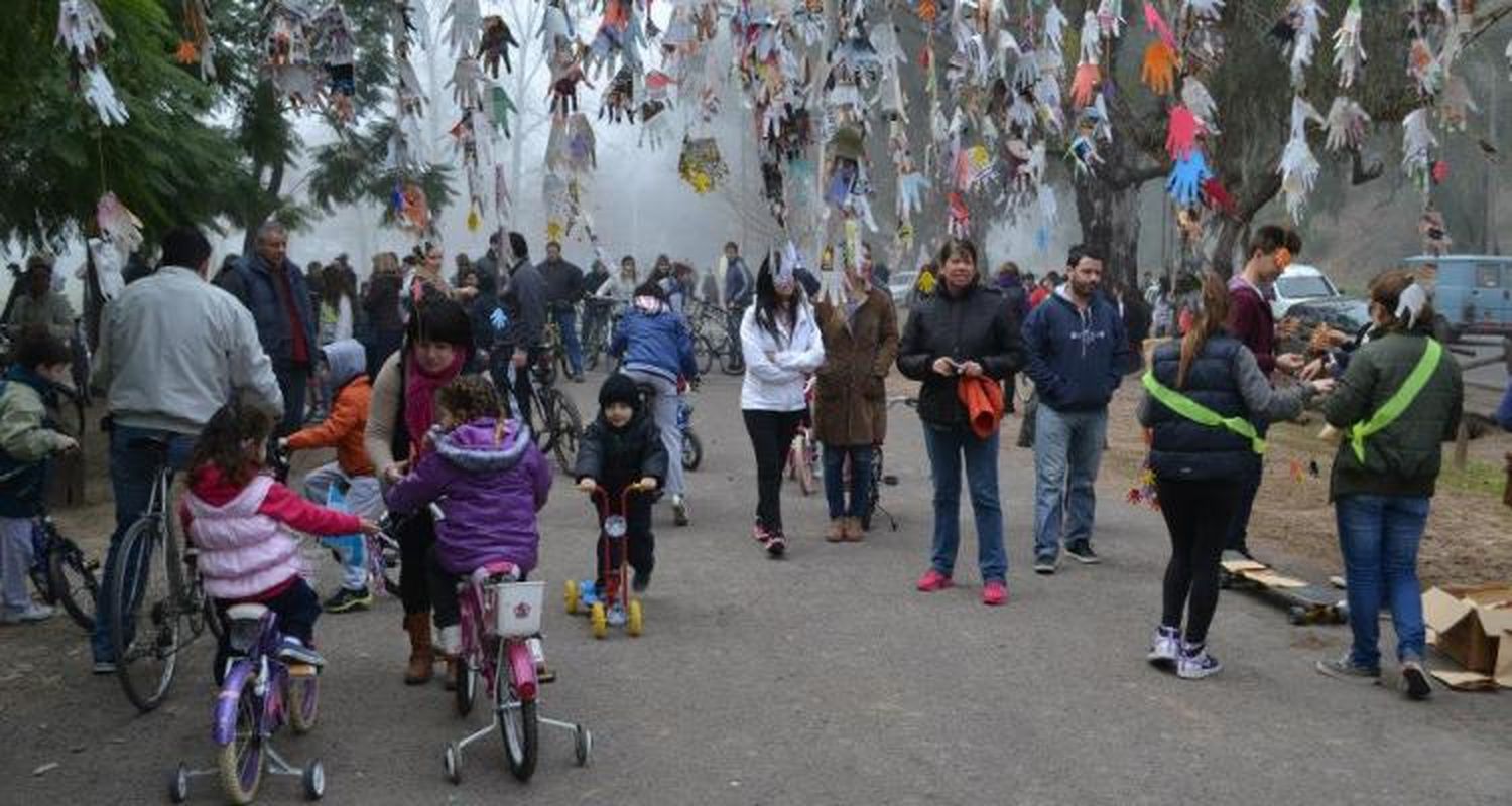 Exitosa bibicleteada solidaria