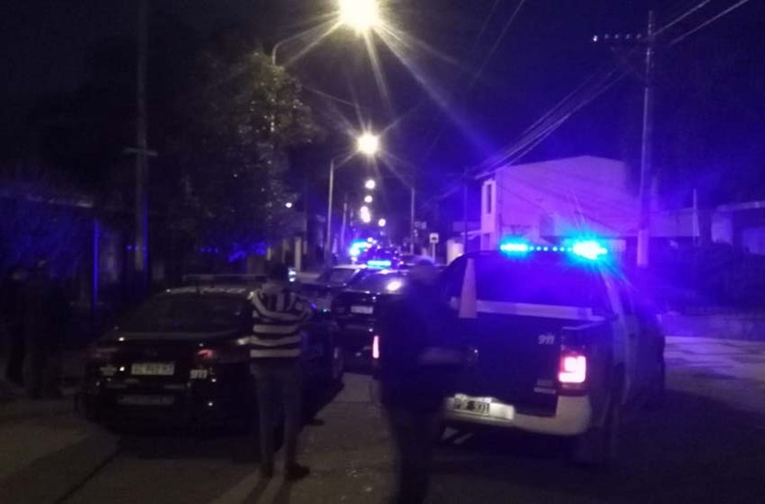 Las balas no se detienen: sicarios atacaron a los tiros el frente de una vivienda en zona sur