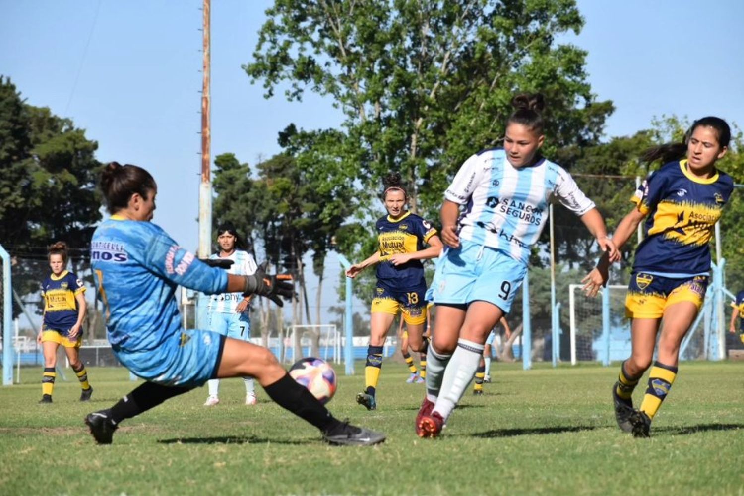 Fútbol Femenino: goleada de Atlético para ser finalista de la Copa Federación