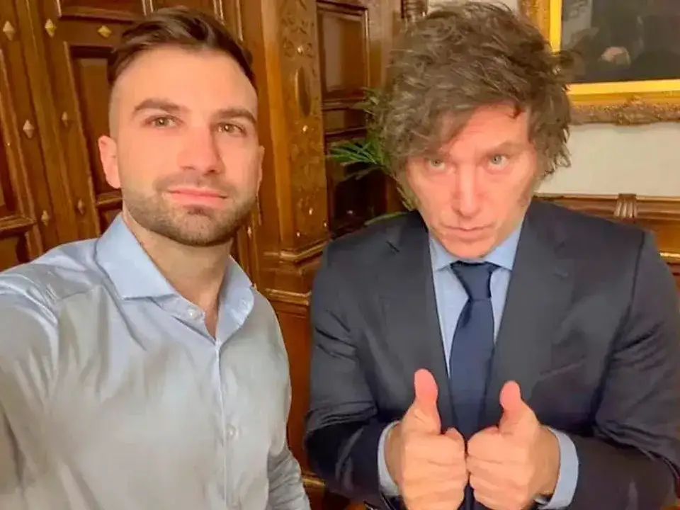Mauricio Novelli y el presidente Javier Milei.
