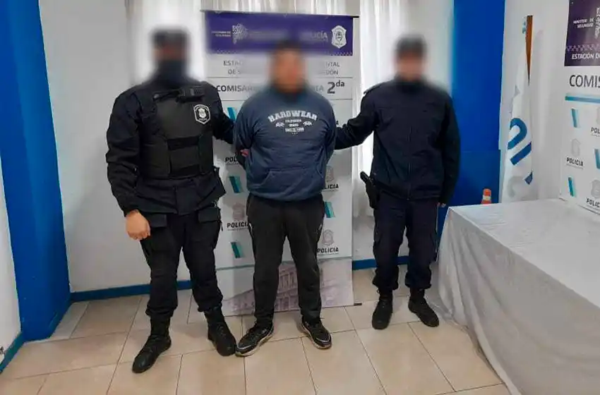 La hizo completa: en entradera robó dinero y cuando lo atrapan intentó "coimear" a los policías