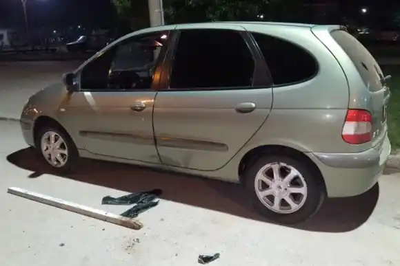 De no creer: intentó robar un auto y se quedó dormido en su interior